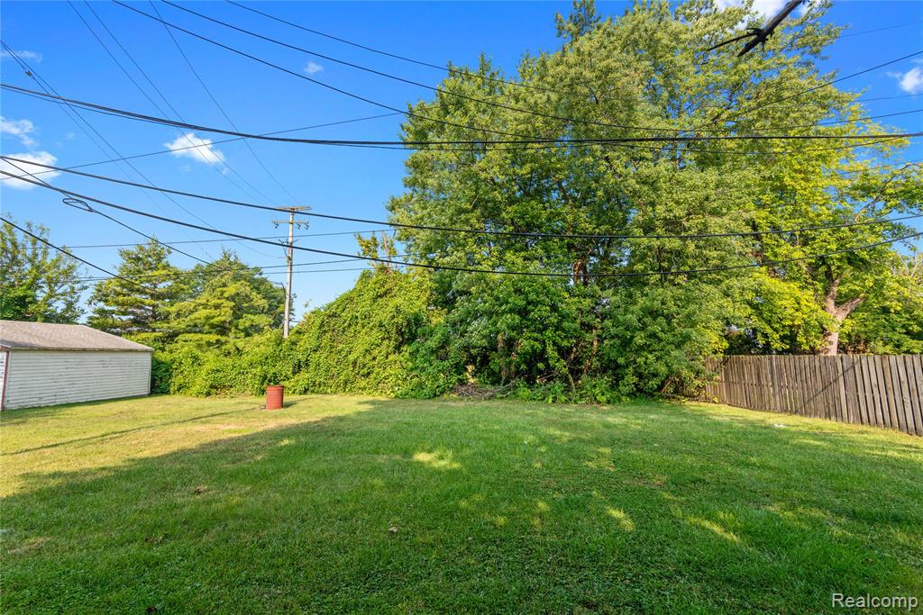 15602 Northline Road Southgate, MI 48195 - Photo 17 of 26