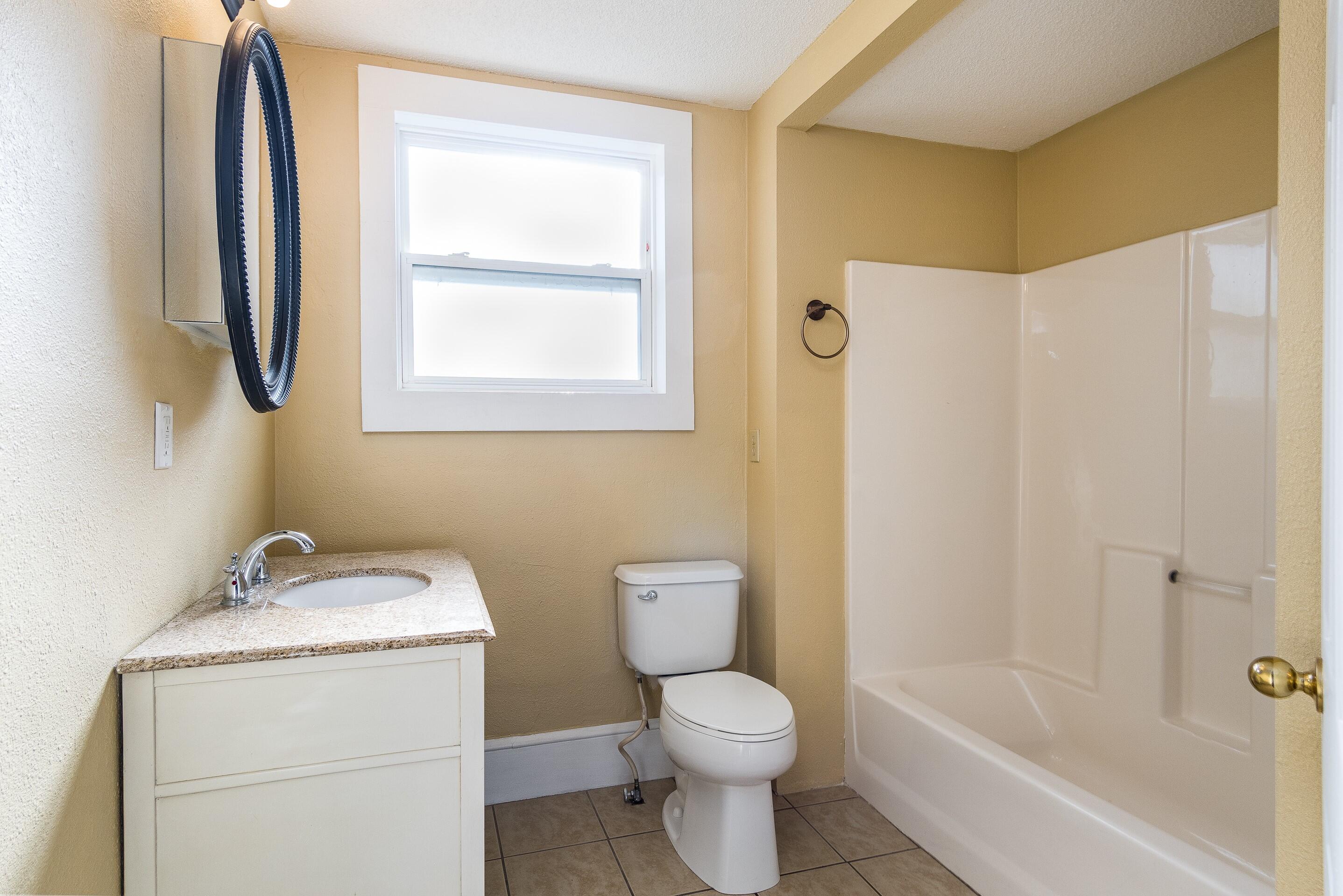 232 Tucker Street Erwin, TN 37650 - Photo 14 of 32 interior-5