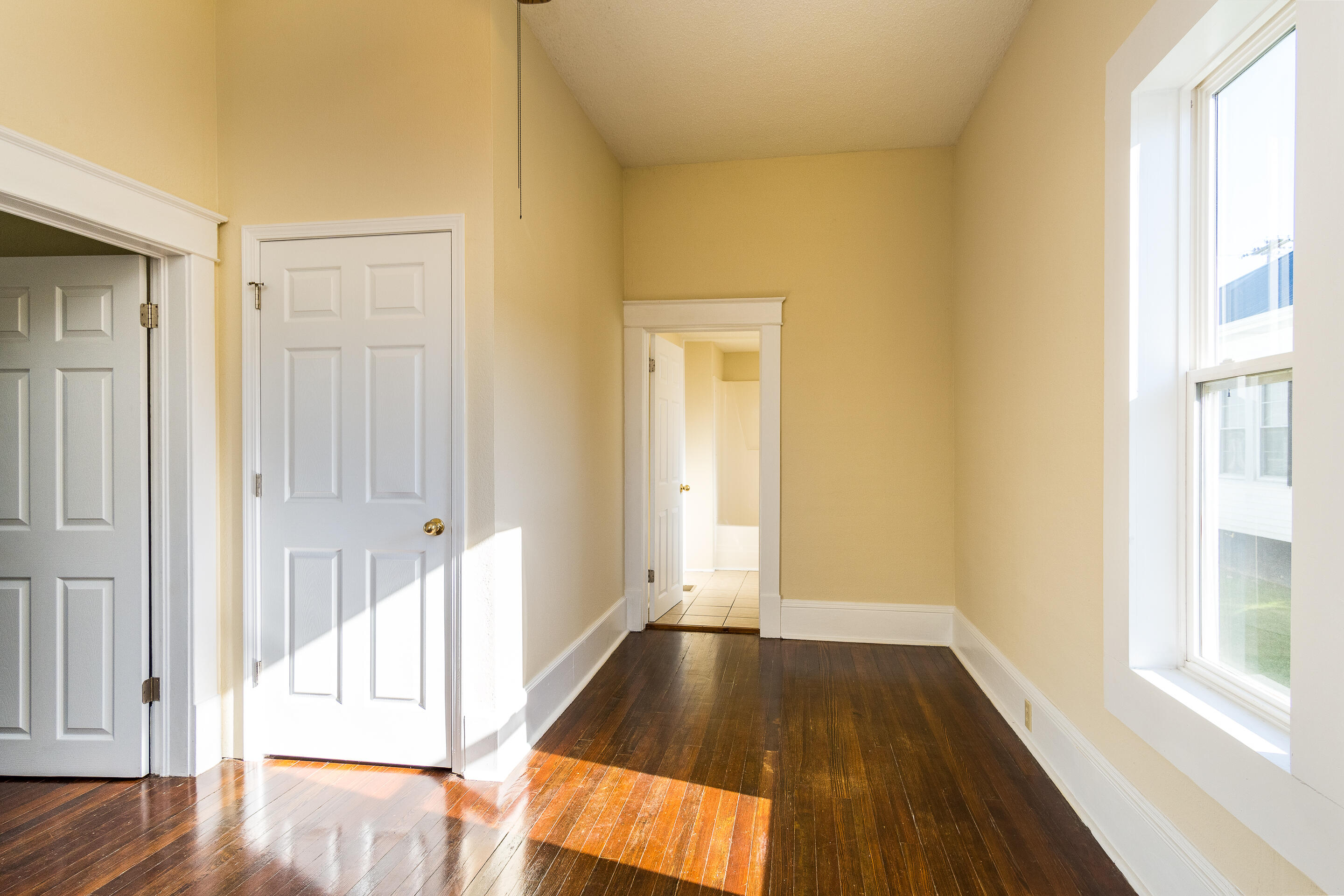 232 Tucker Street Erwin, TN 37650 - Photo 24 of 32 interior-16