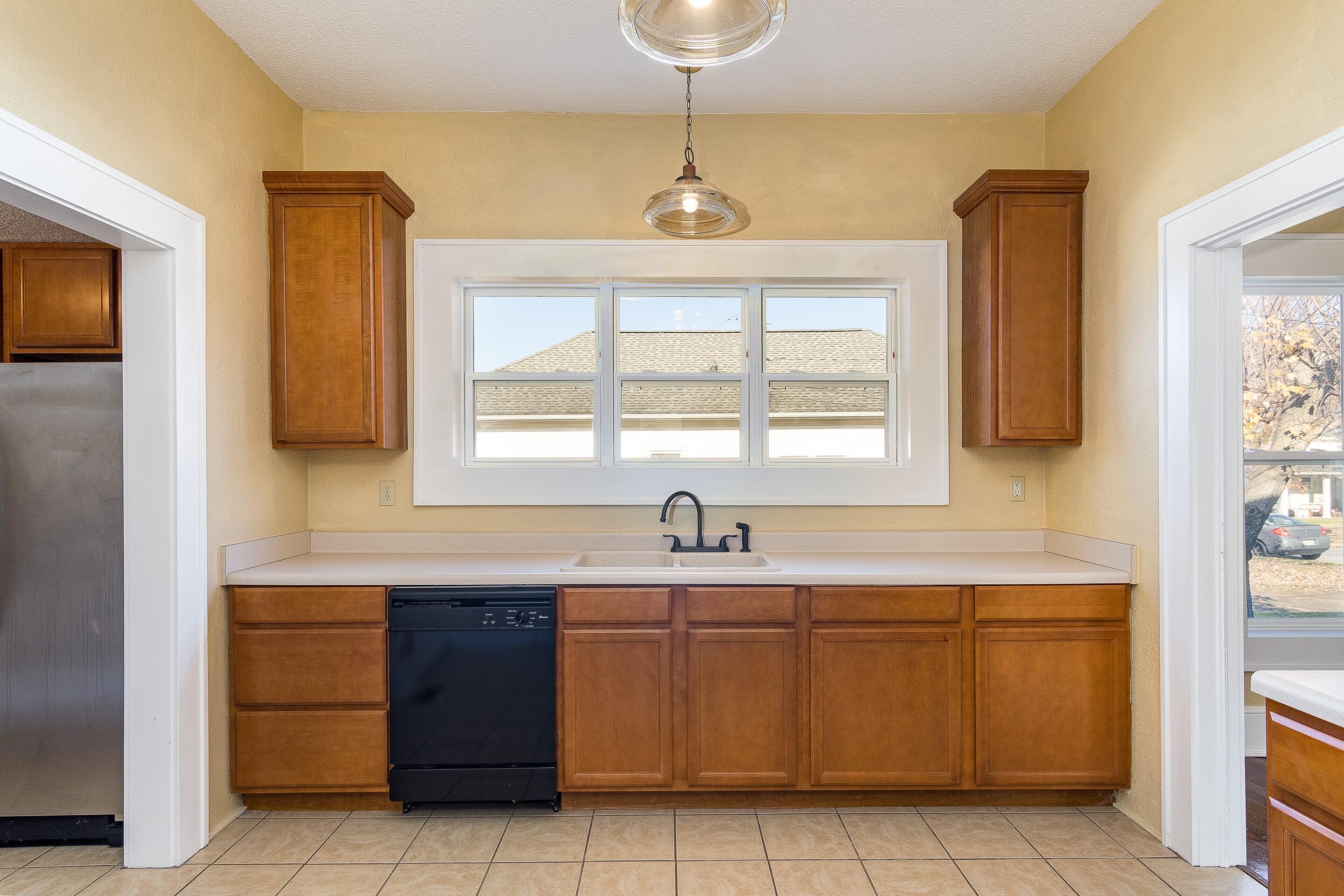 232 Tucker Street Erwin, TN 37650 - Photo 8 of 32 interior-20