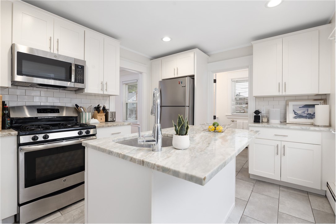 19 County Street Newport, RI 02840 - Photo 13 of 39