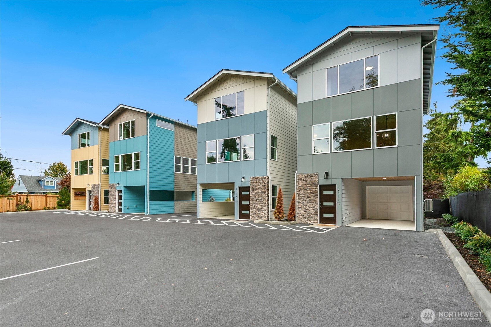 12107 East Gibson Road Everett, WA 98204 - Photo 2 of 25
