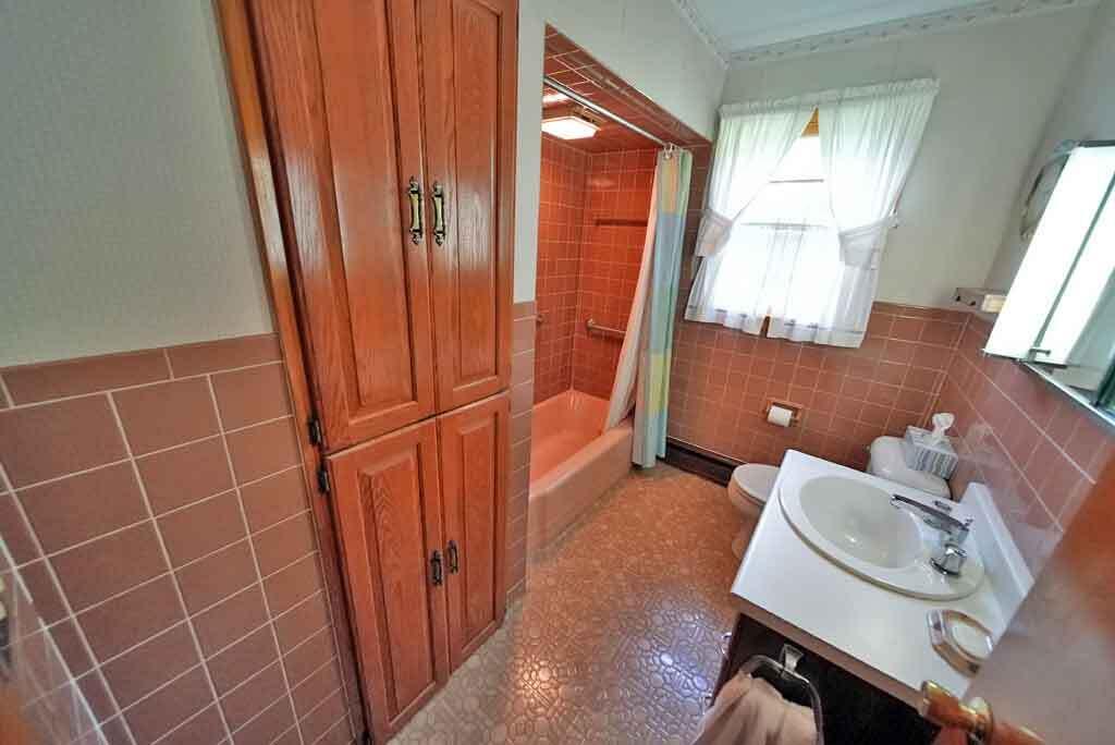 33 Maple Street Houlton, ME 04730 - Photo 32 of 80 first-floor-bathroom