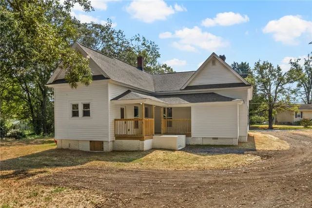 $275,900 | 203 North Adair Street, Clinton, SC 29325