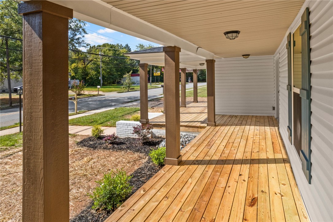 203 North Adair Street Clinton, SC 29325 - Photo 6 of 48