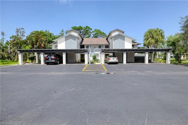 $165,900 | 17456 Overhill Drive, Unit F, Fort Myers, FL 33908