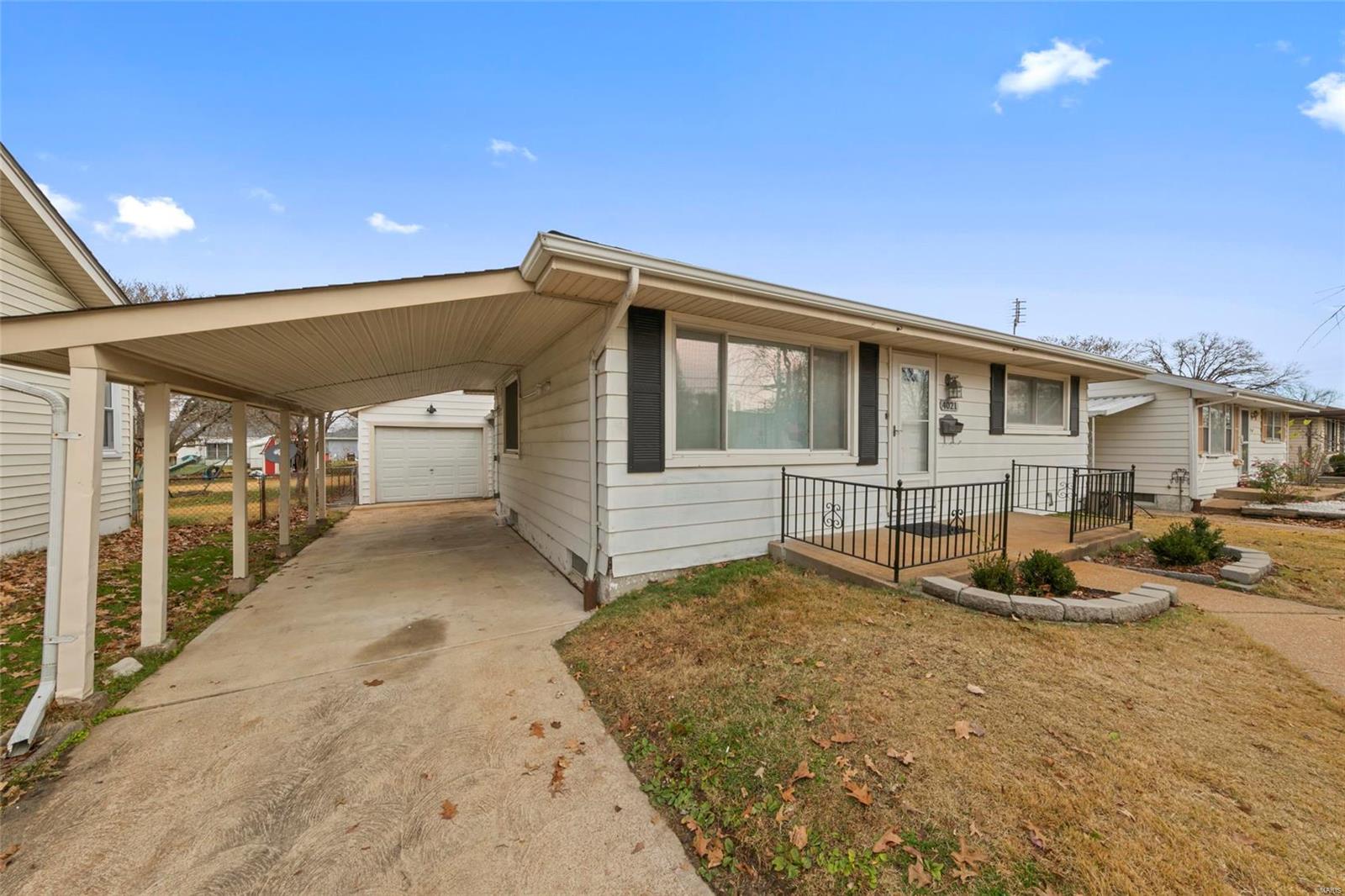 4021 Weber Road St. Louis, MO 63123 - Photo 2 of 33