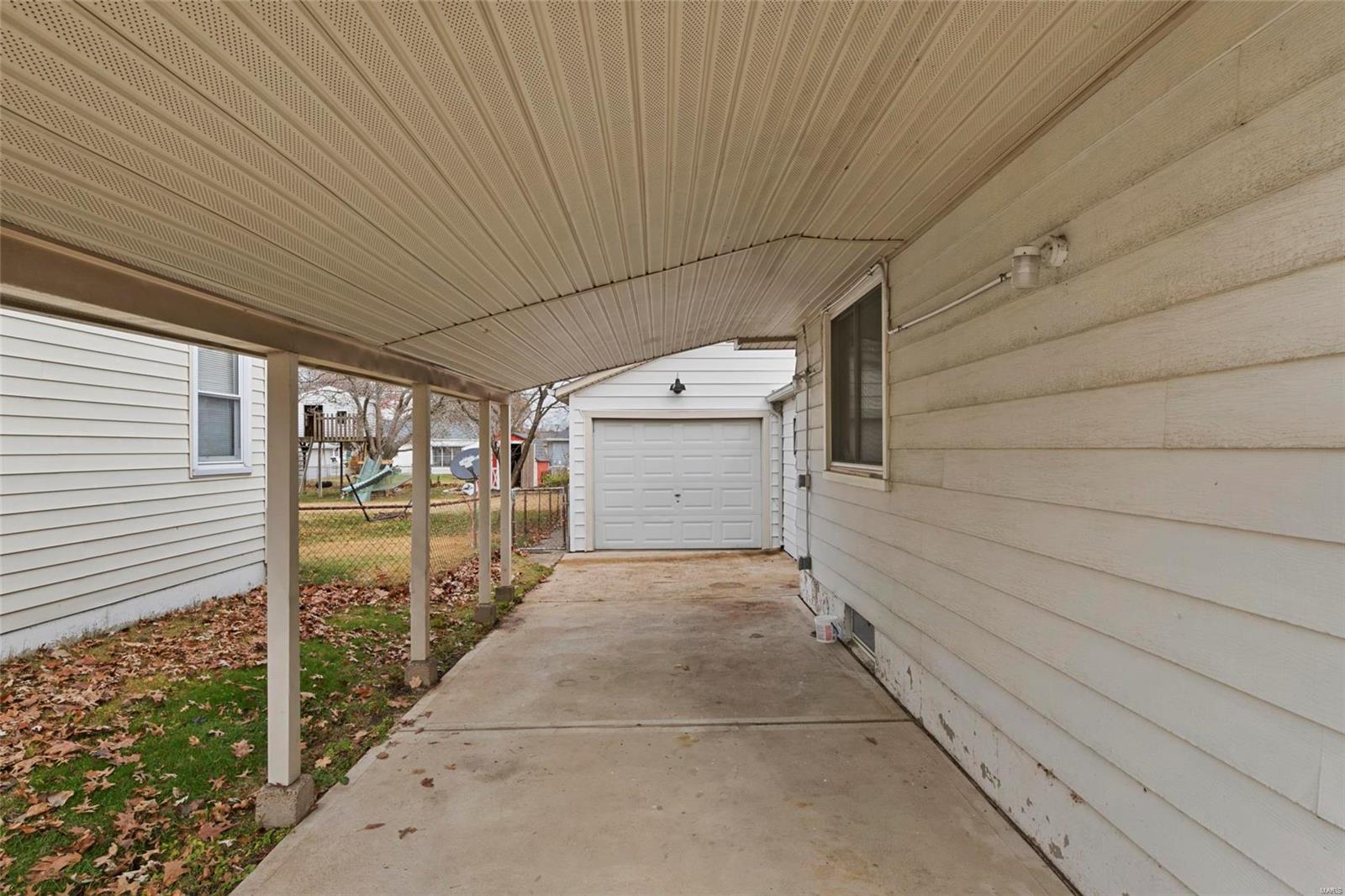 4021 Weber Road St. Louis, MO 63123 - Photo 3 of 33