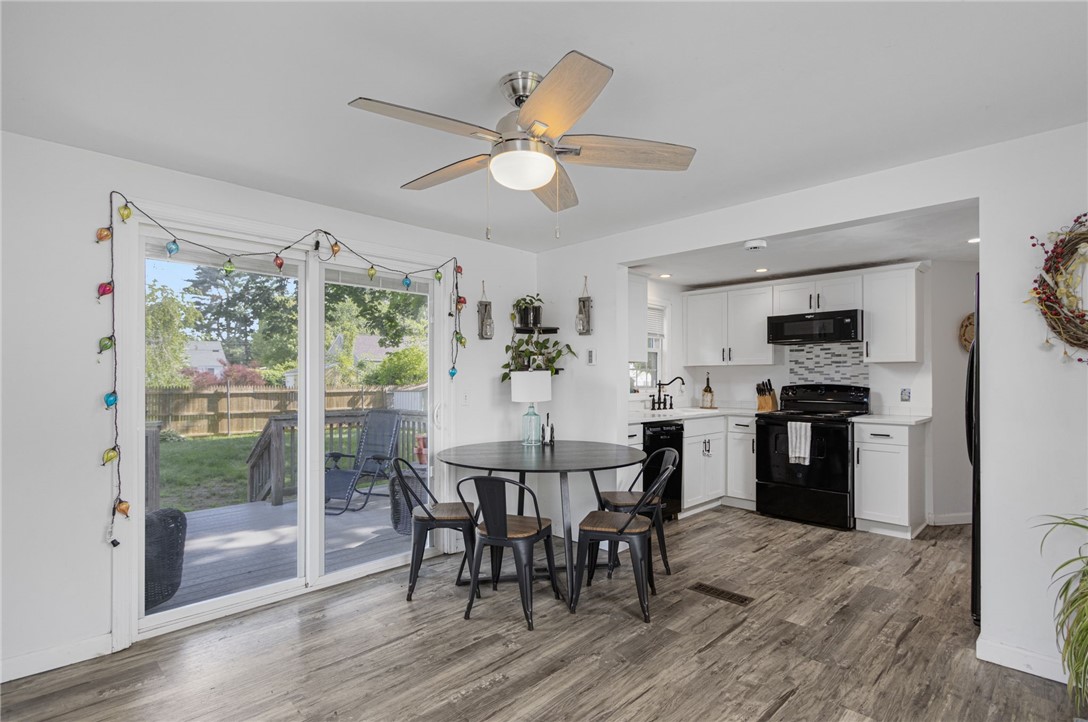 100 Penguin Avenue Warwick, RI 02818 - Photo 17 of 42