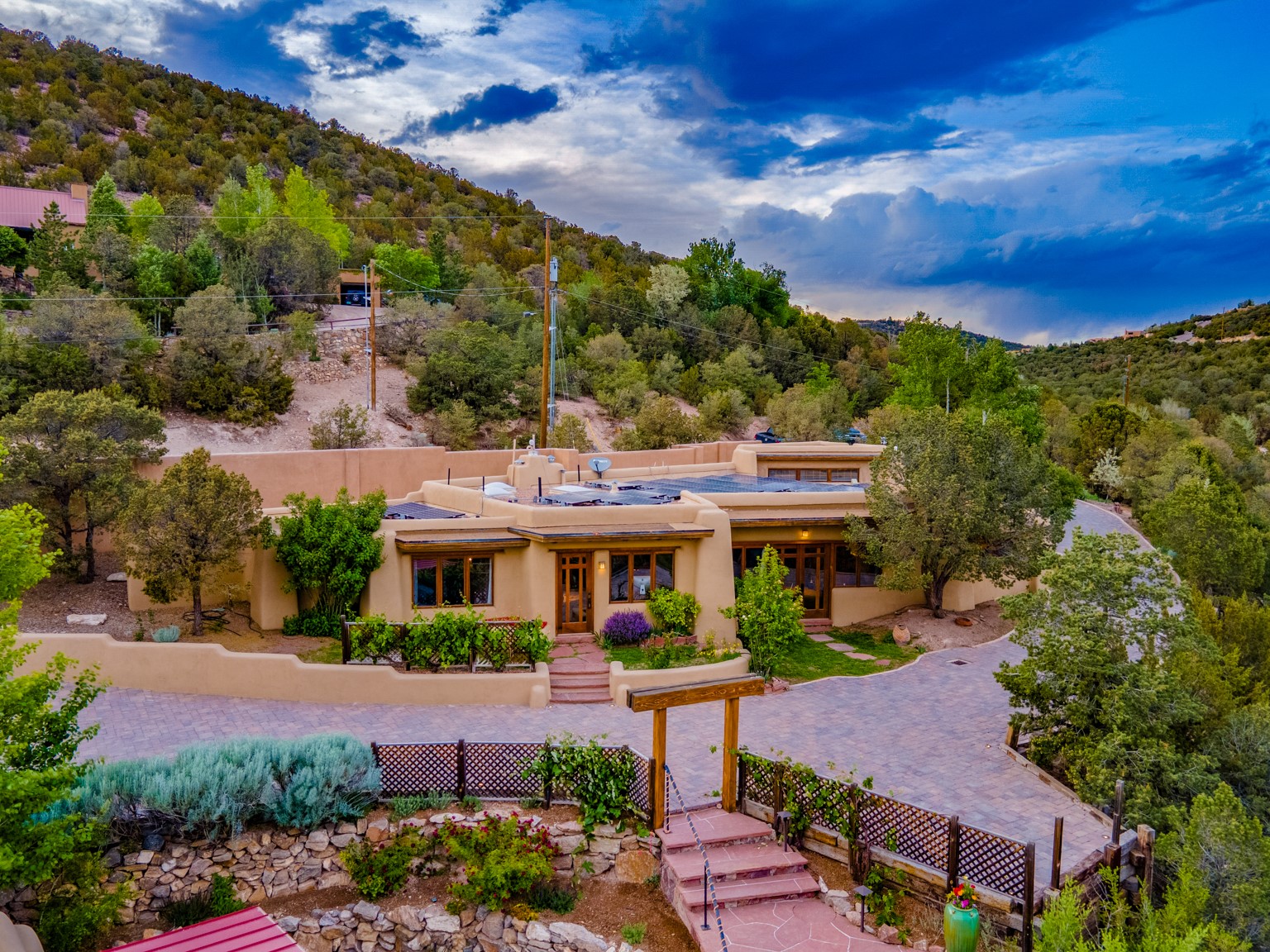 1564 Cerro Gordo Road Santa Fe, NM 87501 - Photo 48 of 53