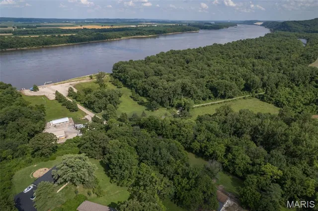 $130,000 | 3 Rivermont Drive, Crystal City, MO 63019