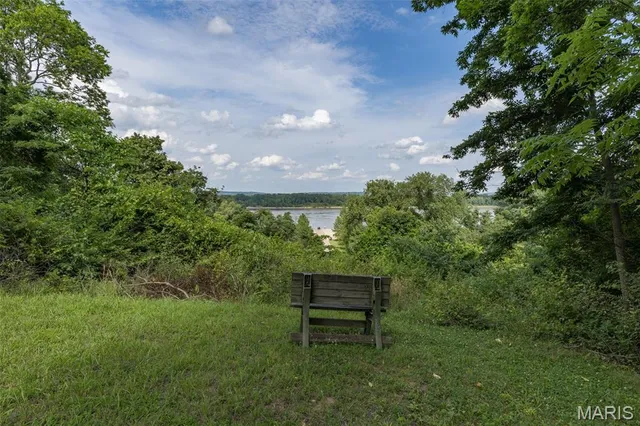 $130,000 | 3 Rivermont Drive, Crystal City, MO 63019