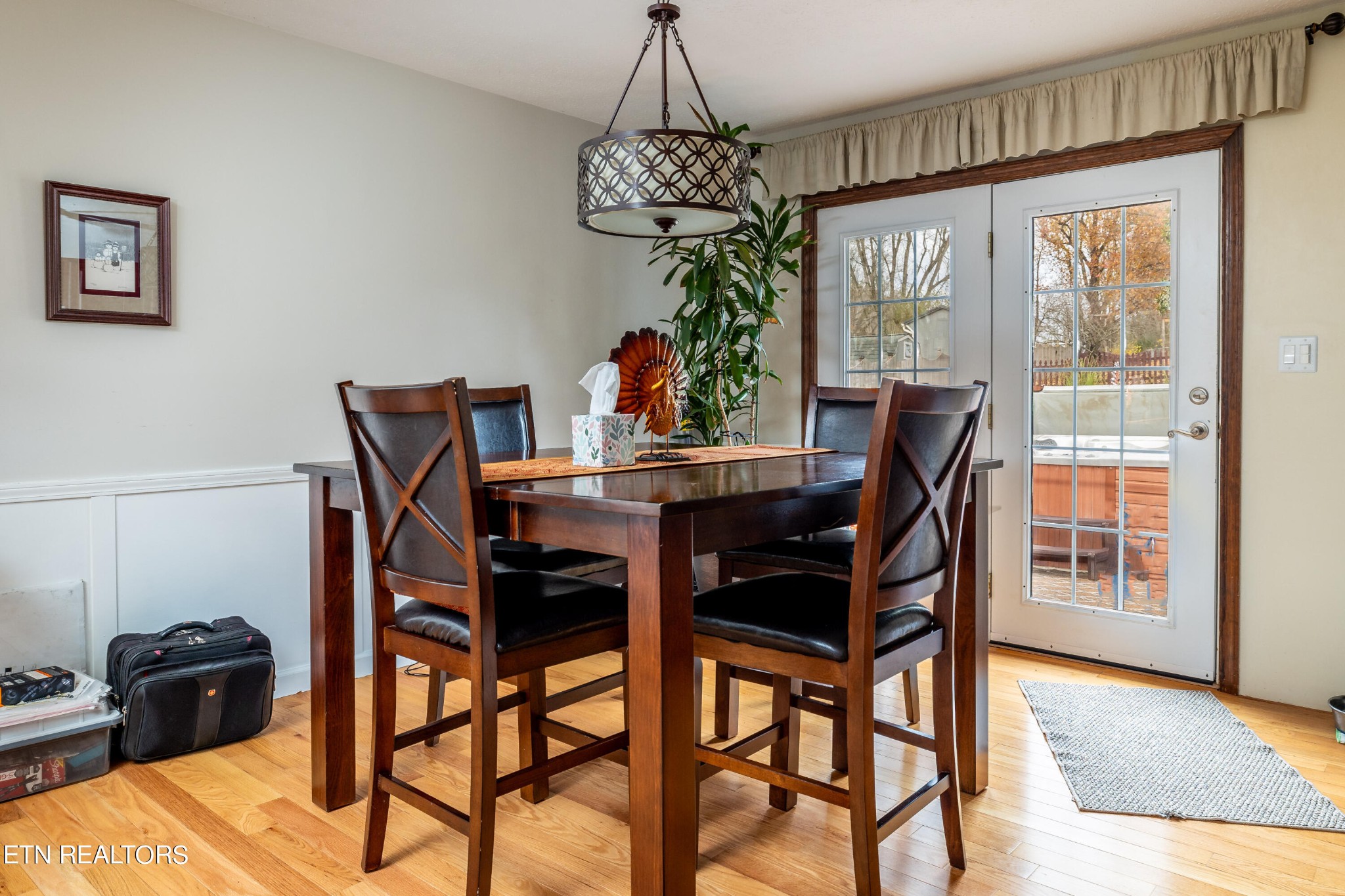 625 Riverbend Road Clinton, TN 37716 - Photo 18 of 45 a dining room with furniture and window