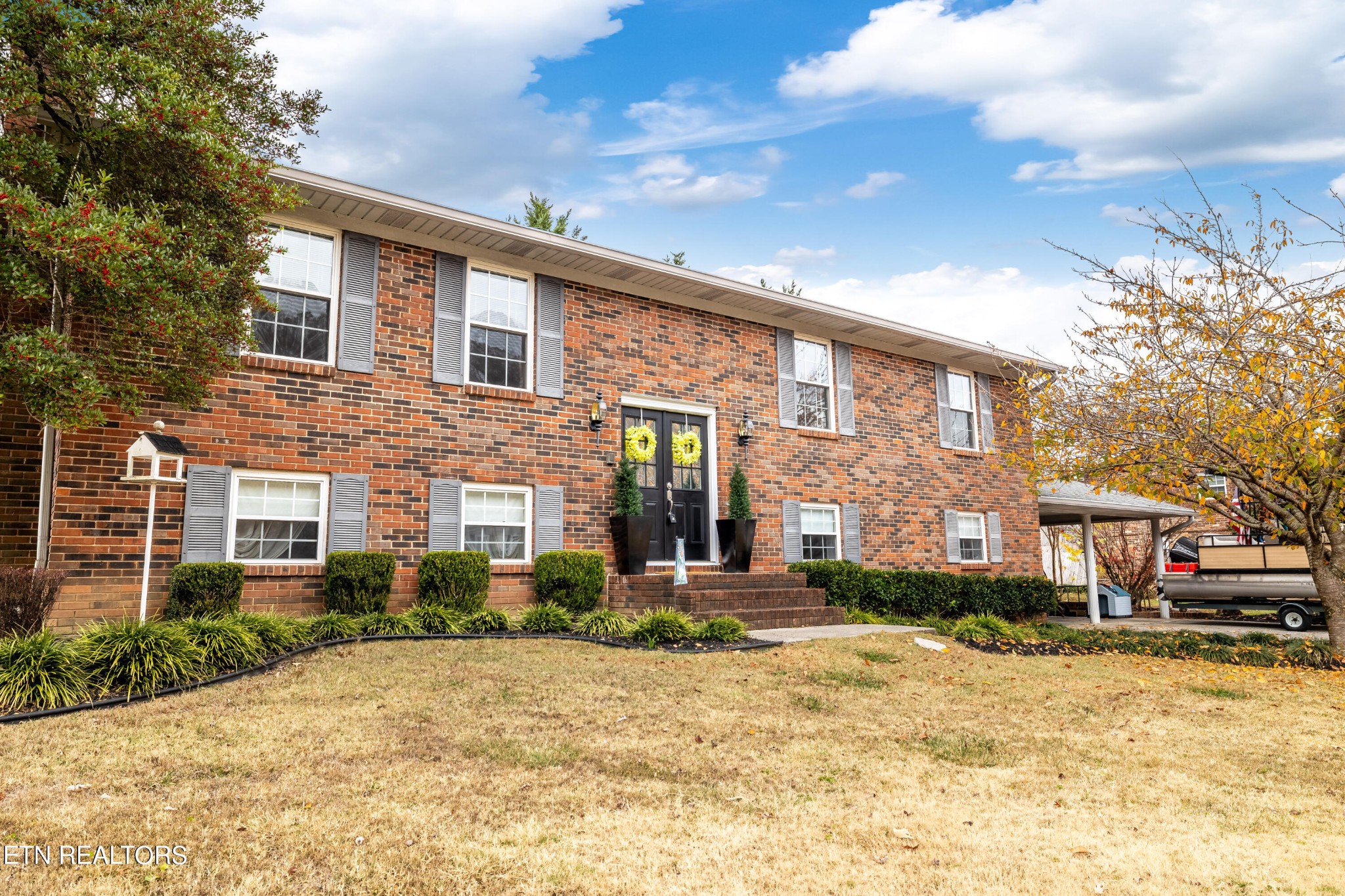 625 Riverbend Road Clinton, TN 37716 - Photo 3 of 45 a front view of a building