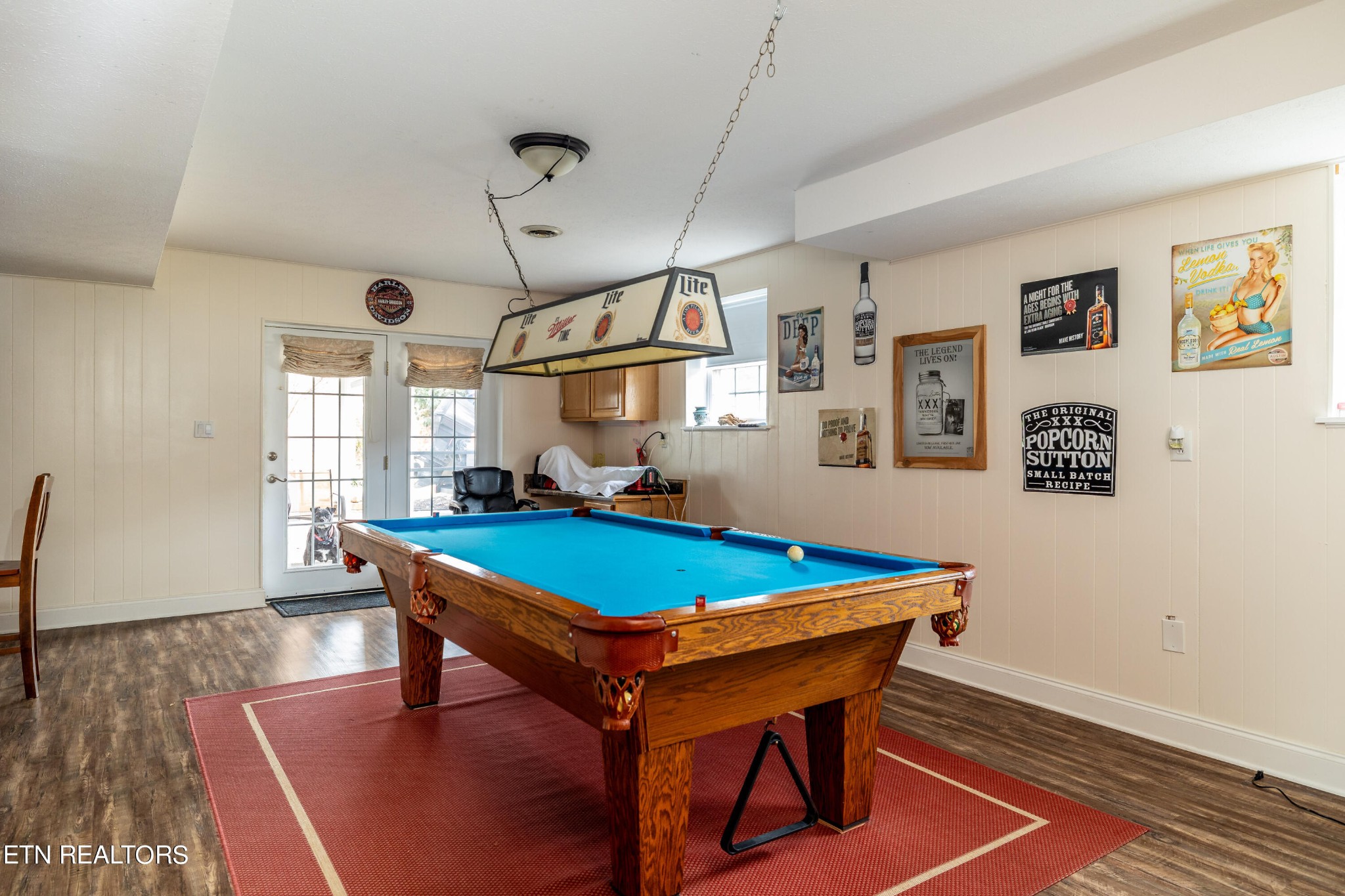 625 Riverbend Road Clinton, TN 37716 - Photo 42 of 45 a room with furniture and window