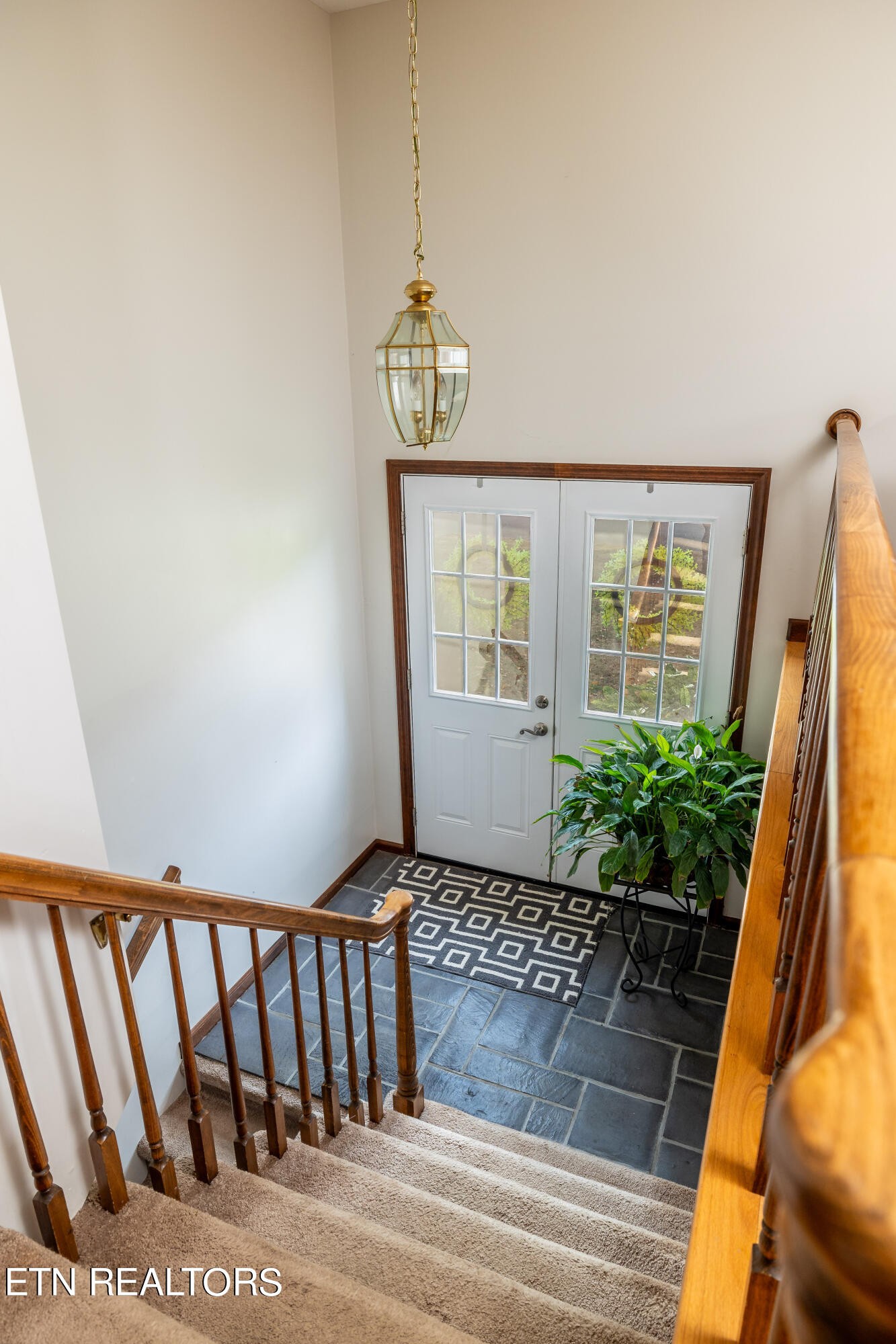 625 Riverbend Road Clinton, TN 37716 - Photo 9 of 45 a view of entryway with wooden floor
