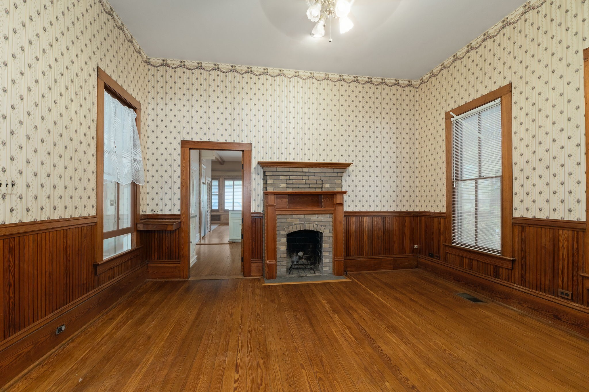 415 Peabody Street Brenham, TX 77833 - Photo 6 of 32