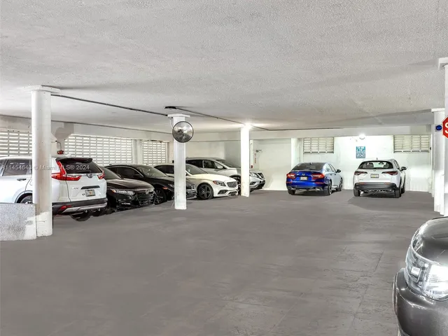 $525,000 | 2655 Collins Avenue, Unit 706, Miami Beach, FL 33140