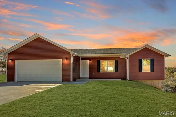 $325,000 | 9404 Plateau Drive, Bonne Terre, MO 63628