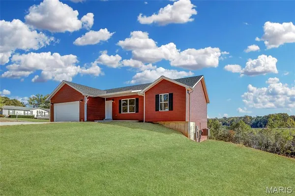 $325,000 | 9404 Plateau Drive, Bonne Terre, MO 63628