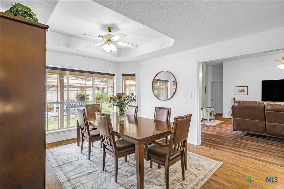 2896 Live Oak Road Cuero, TX 77954 - Photo 23 of 41 Dinning