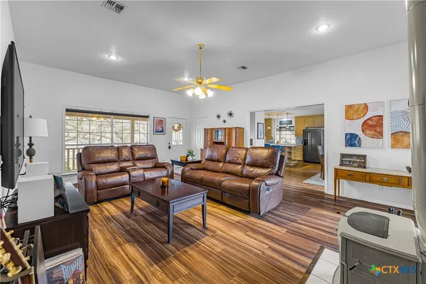 $499,000 | 2896 Live Oak Road, Cuero, TX 77954