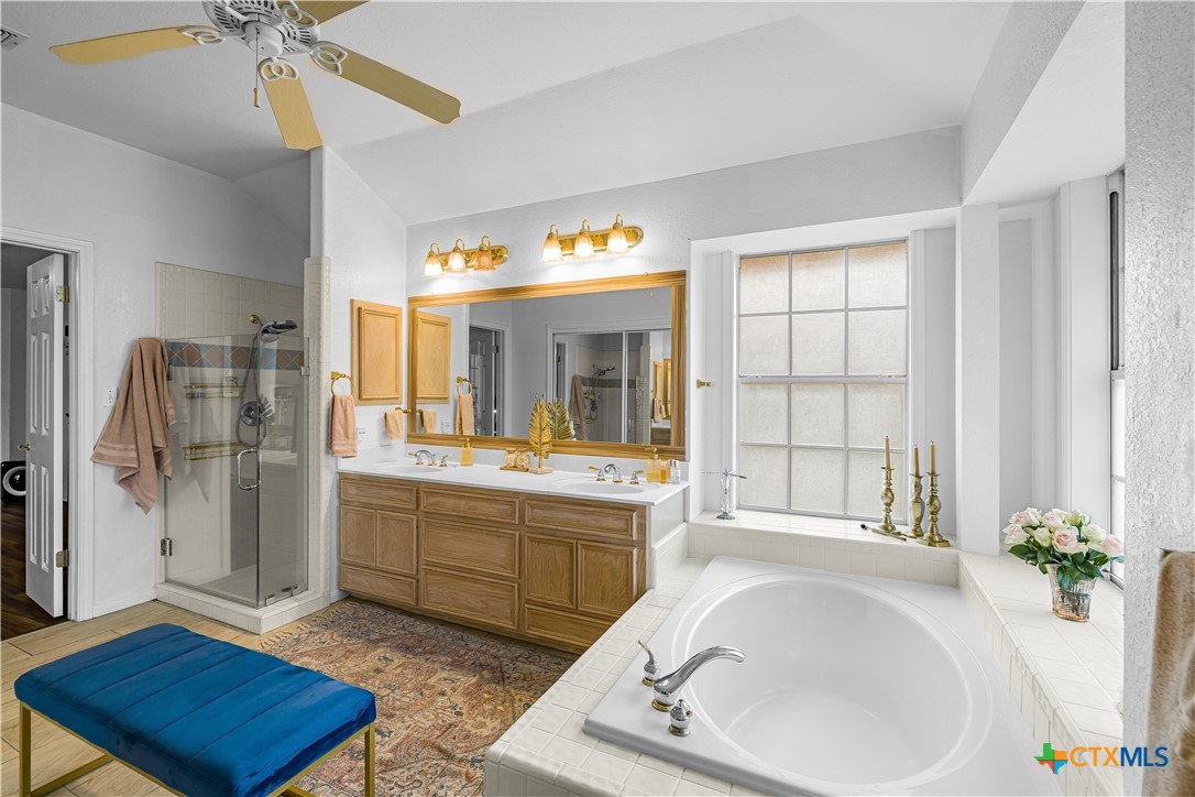 2896 Live Oak Road Cuero, TX 77954 - Photo 33 of 41 Primary Bathroom