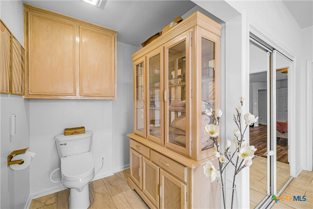 2896 Live Oak Road Cuero, TX 77954 - Photo 34 of 41 Primary Bathroom