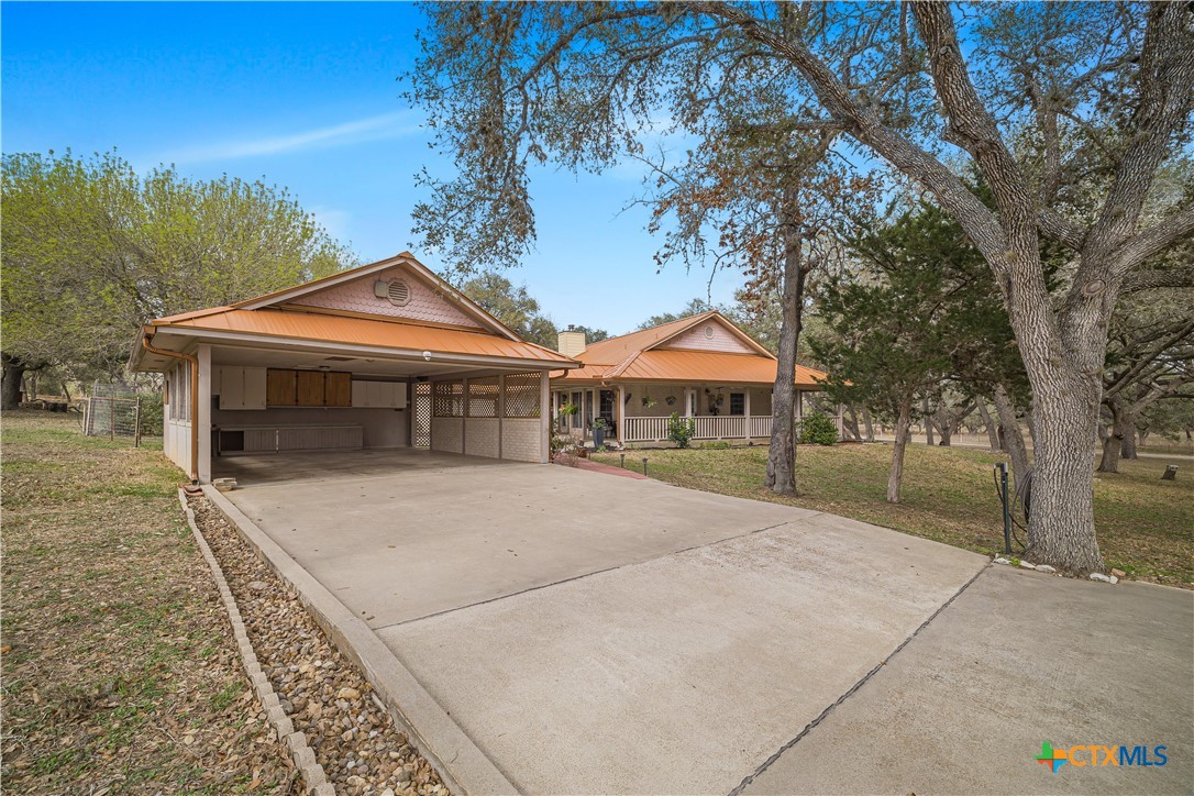 2896 Live Oak Road Cuero, TX 77954 - Photo 5 of 41