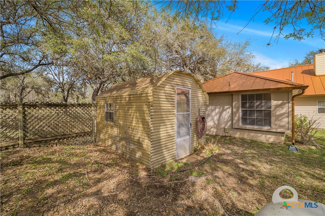 2896 Live Oak Road Cuero, TX 77954 - Photo 7 of 41