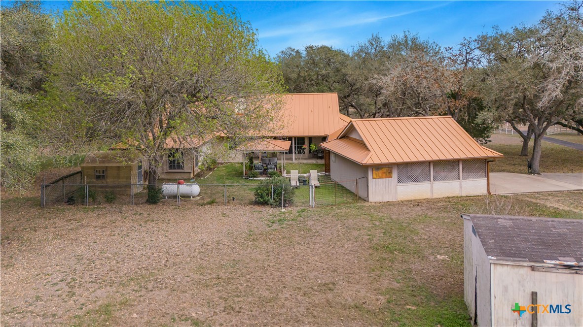 2896 Live Oak Road Cuero, TX 77954 - Photo 8 of 41