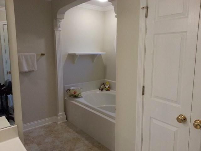 8013 Schroeder Road Powell, TN 37849 - Photo 11 of 24 Bath