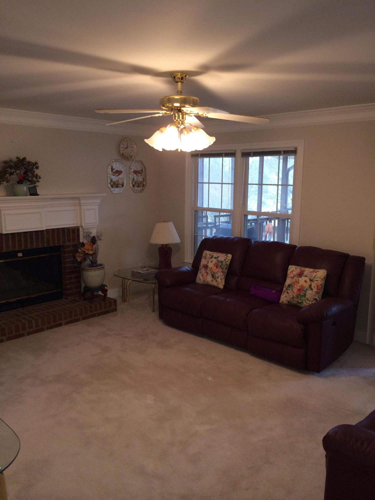 8013 Schroeder Road Powell, TN 37849 - Photo 4 of 24 Living