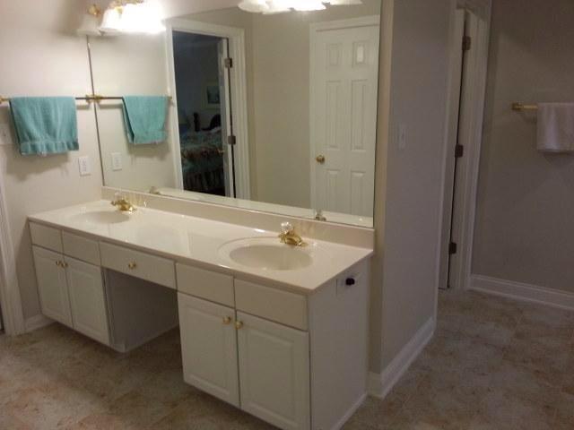 8013 Schroeder Road Powell, TN 37849 - Photo 10 of 24 Master bath