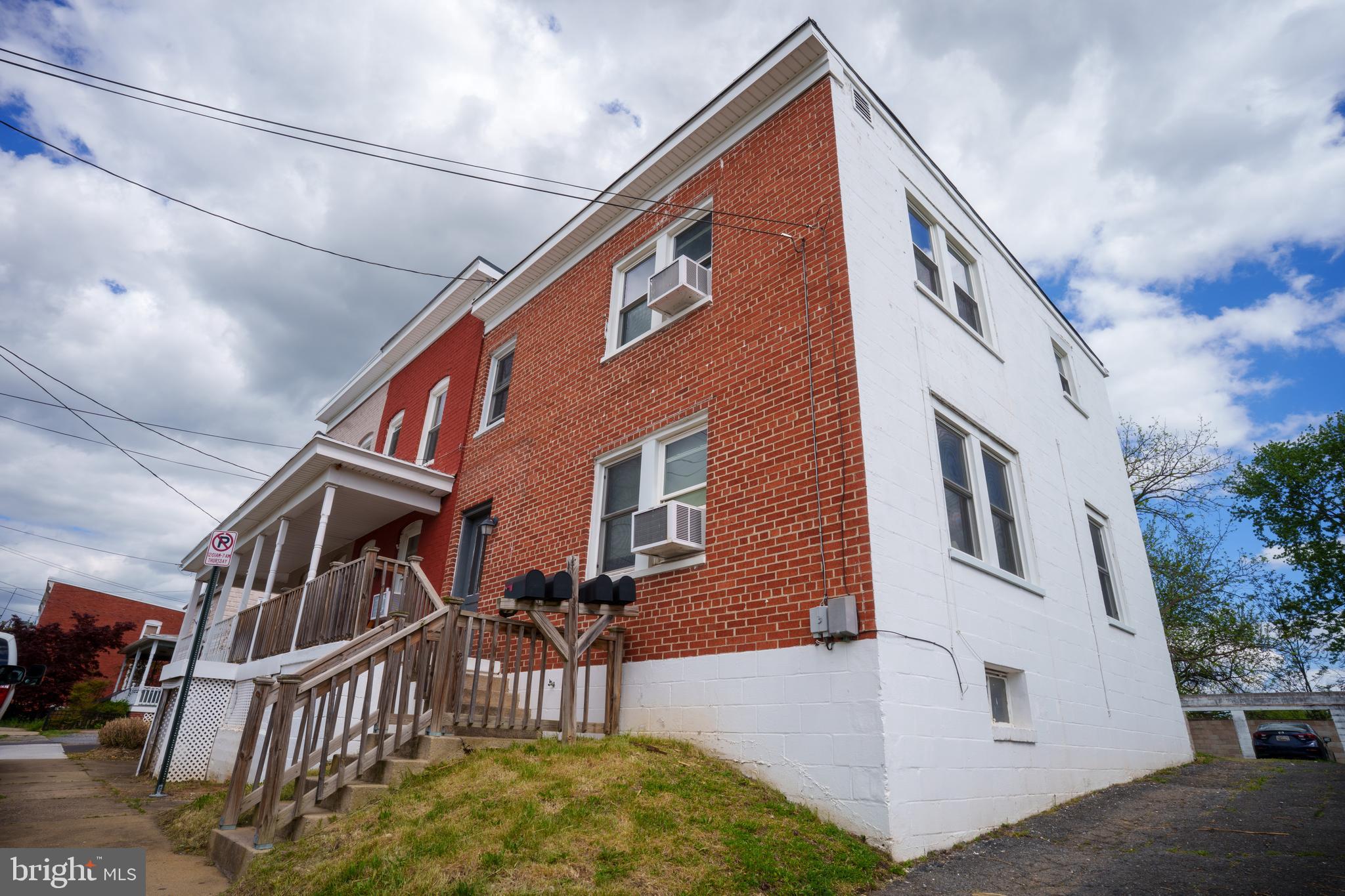 24 Hamilton Avenue Frederick, MD 21701 - Photo 5 of 64