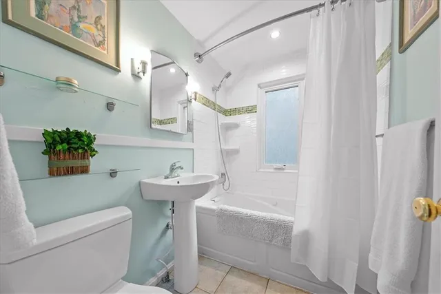 $475,000 | 4621 West 71st Street, Prairie Village, KS 66208