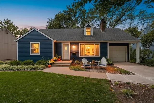 $475,000 | 4621 West 71st Street, Prairie Village, KS 66208