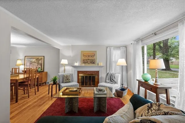 $475,000 | 4621 West 71st Street, Prairie Village, KS 66208