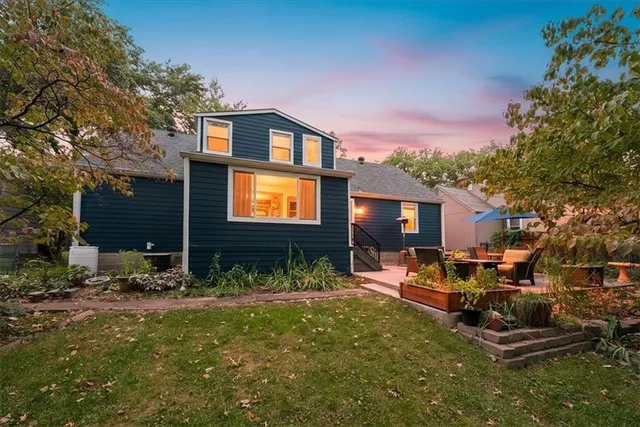 $475,000 | 4621 West 71st Street, Prairie Village, KS 66208