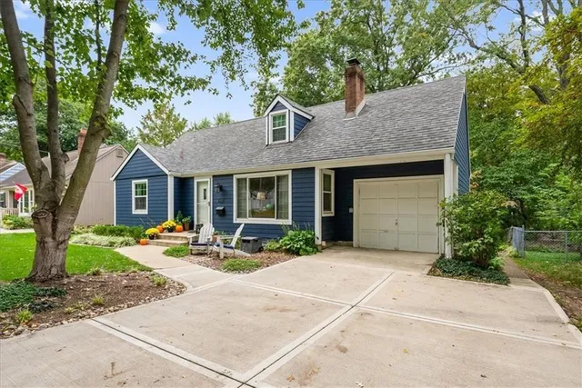 $475,000 | 4621 West 71st Street, Prairie Village, KS 66208