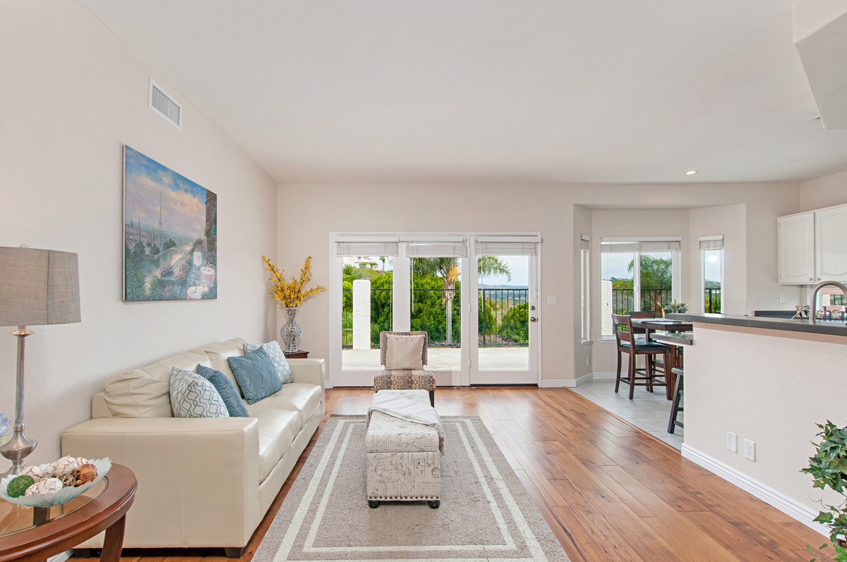 4716 Sunburst Road Carlsbad, CA 92008 - Photo 4 of 25 Gallery Image 4