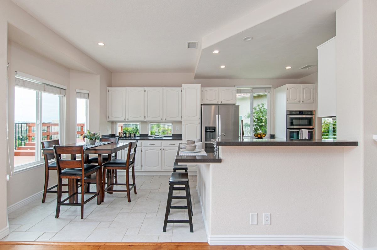 4716 Sunburst Road Carlsbad, CA 92008 - Photo 8 of 25 Gallery Image 8