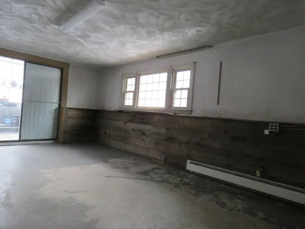 $550,000 | 103 Bypass 28, Derry, NH 03038