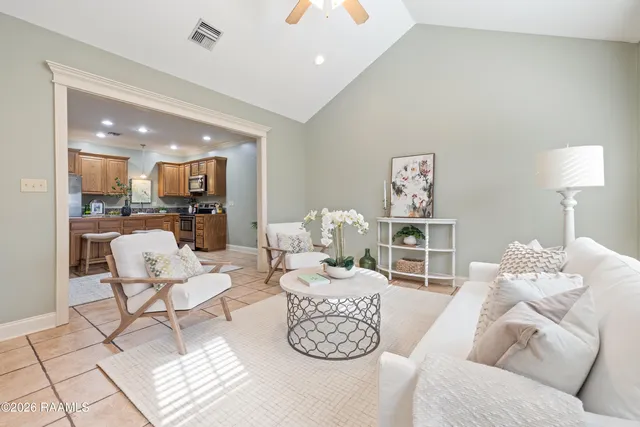 $195,000 | 805 West Monroe Street, Broussard, LA 70518