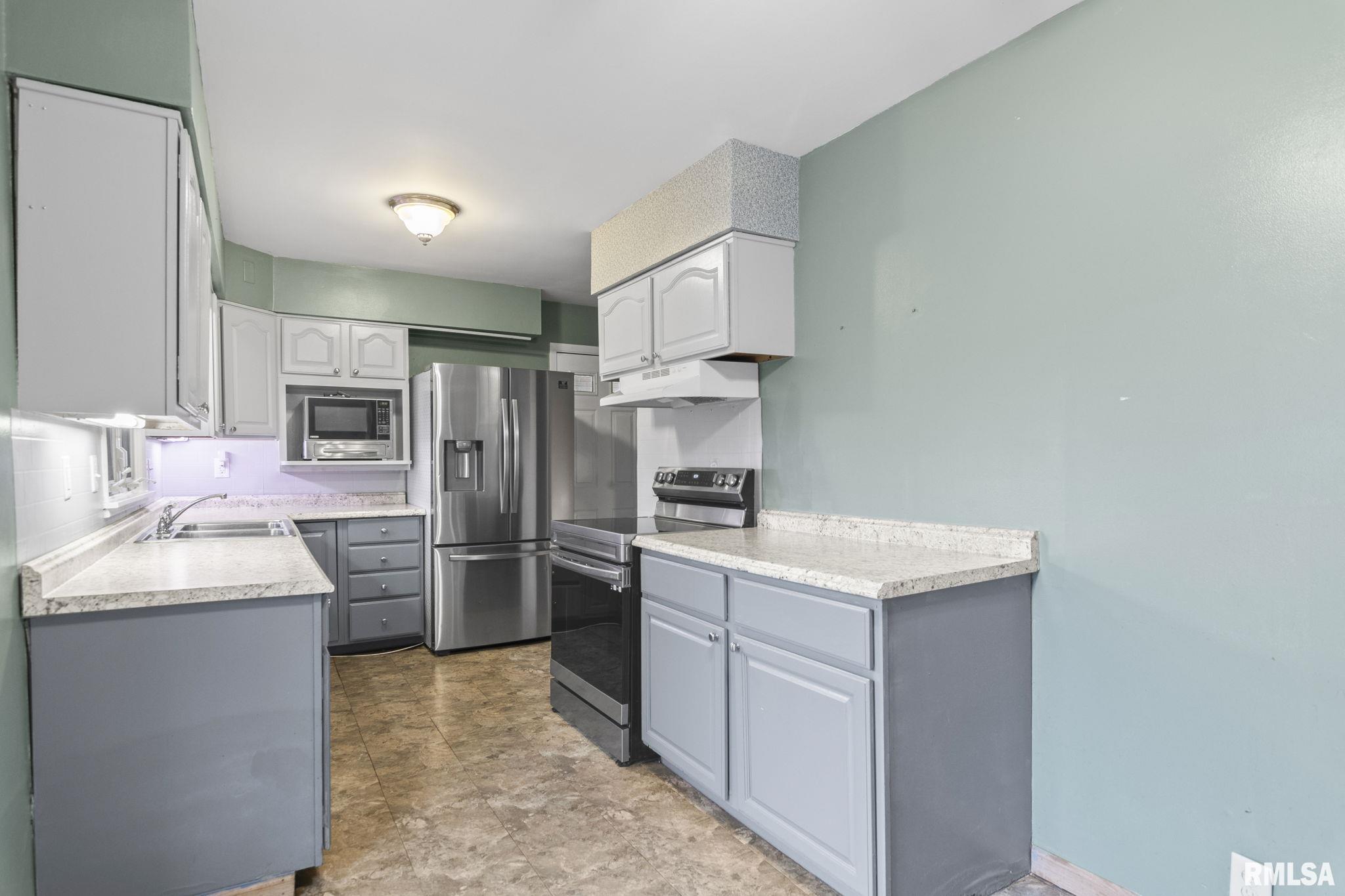 2012 Randall Court Springfield, IL 62703 - Photo 11 of 30