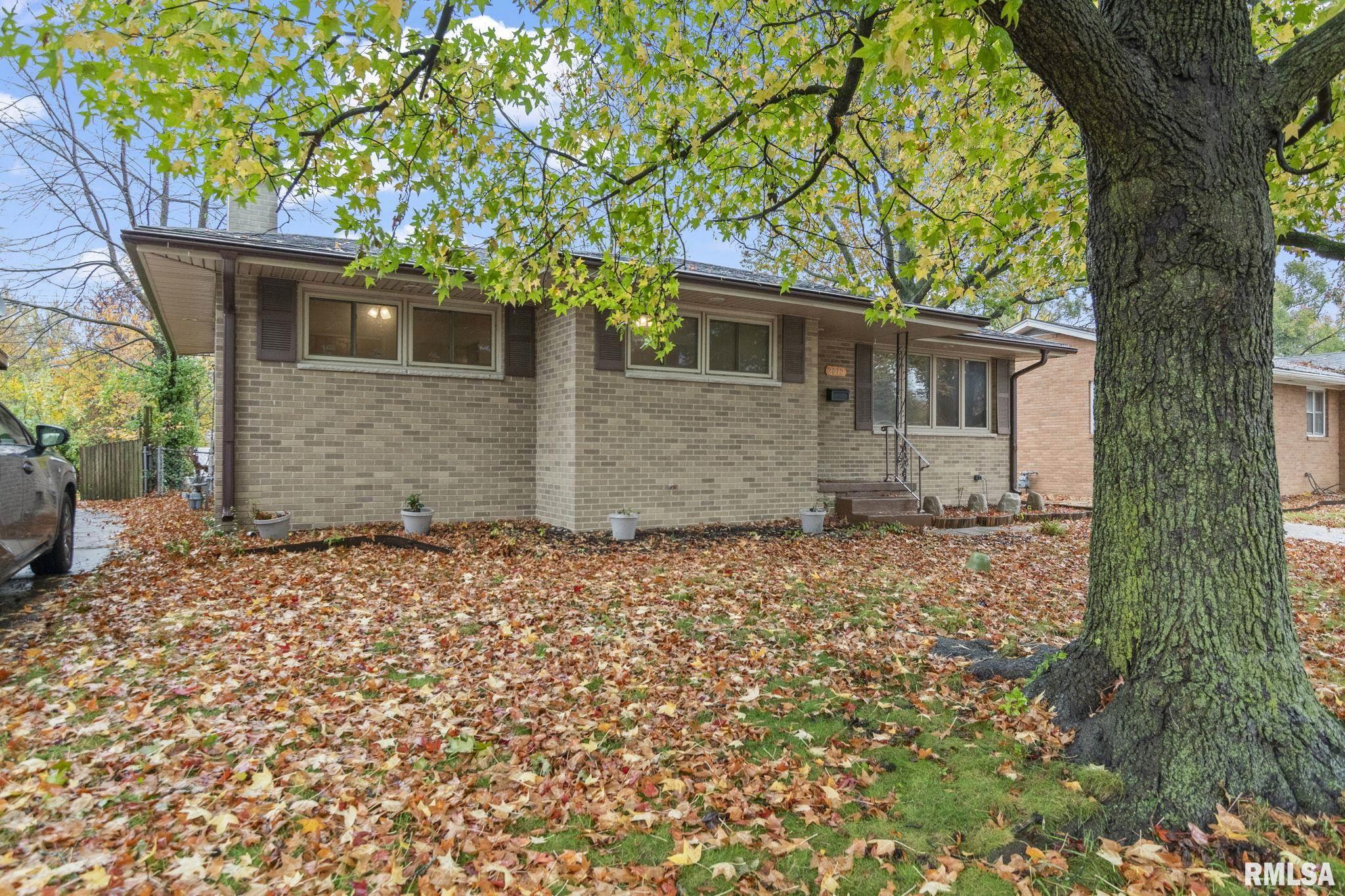 2012 Randall Court Springfield, IL 62703 - Photo 3 of 30