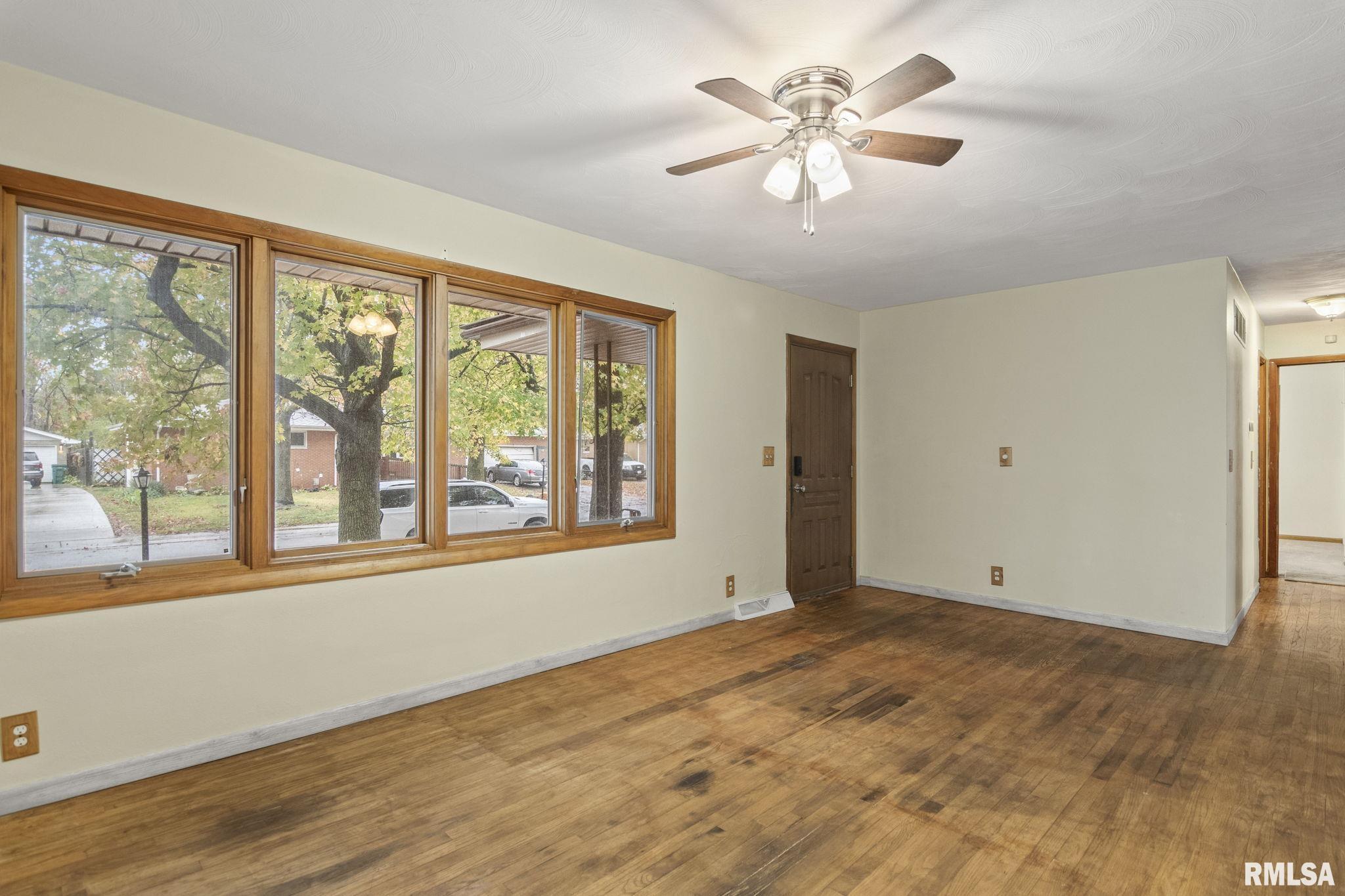 2012 Randall Court Springfield, IL 62703 - Photo 5 of 30