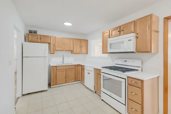 $361,000 | 533 Redwood Road, Bolingbrook, IL 60440