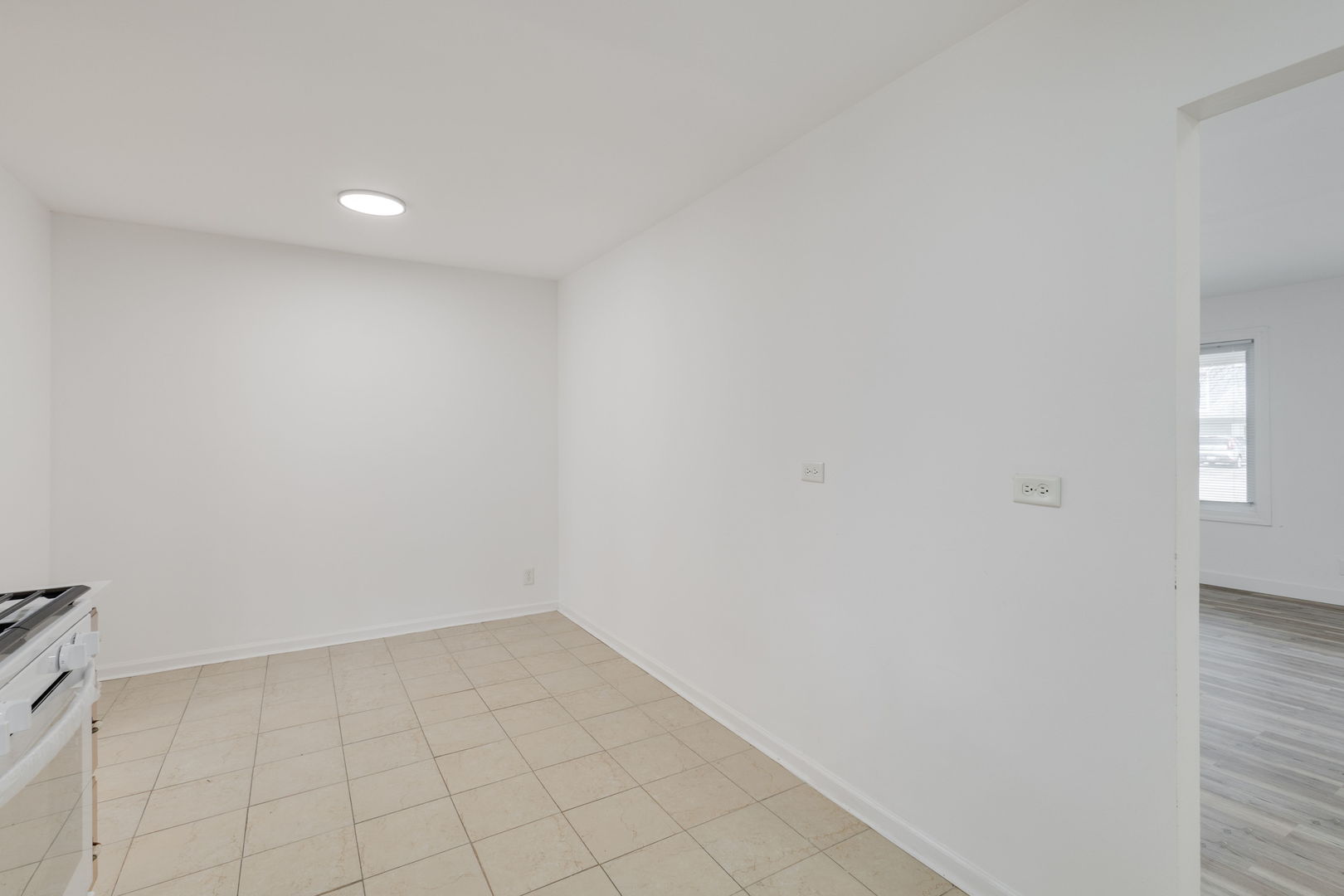 533 Redwood Road Bolingbrook, IL 60440 - Photo 7 of 18 a view of an empty room