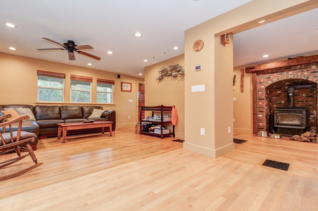 35 Healdville Road Hubbardston, MA 01452 - Photo 5 of 29 Gallery Image 5